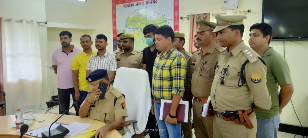 सोनभद्र पुलिस व आबकारी विभाग सोनभद्र द्वारा 593 पेटी में 5337 लीटर अवैध अंग्रेजी शराब के साथ 01 नफर अन्तर्राज्यीय शराब तस्कर गिरफ्तार