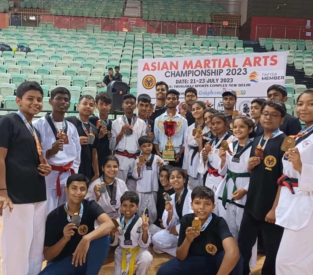  एशियाई मार्शल आर्ट प्रतियोगिता व बलैक बेल्ट परीक्षा मे सोनभद्र का डंका