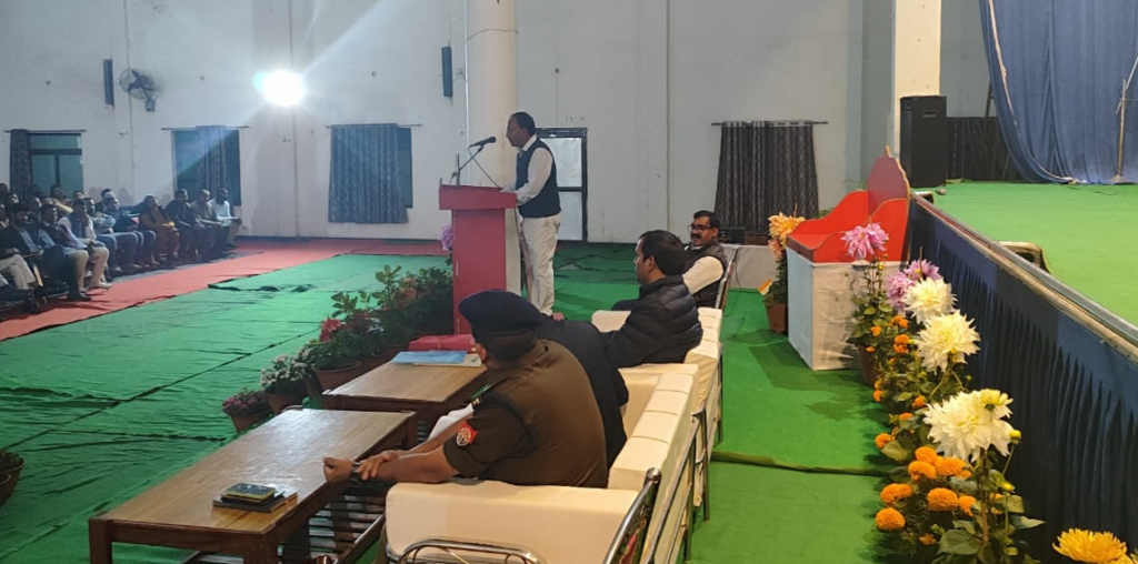 यूपी बोर्ड की परीक्षा को निष्पक्ष पारदर्शिता पूर्ण तरीके कराये सम्पन्न-जिलाधिकारी