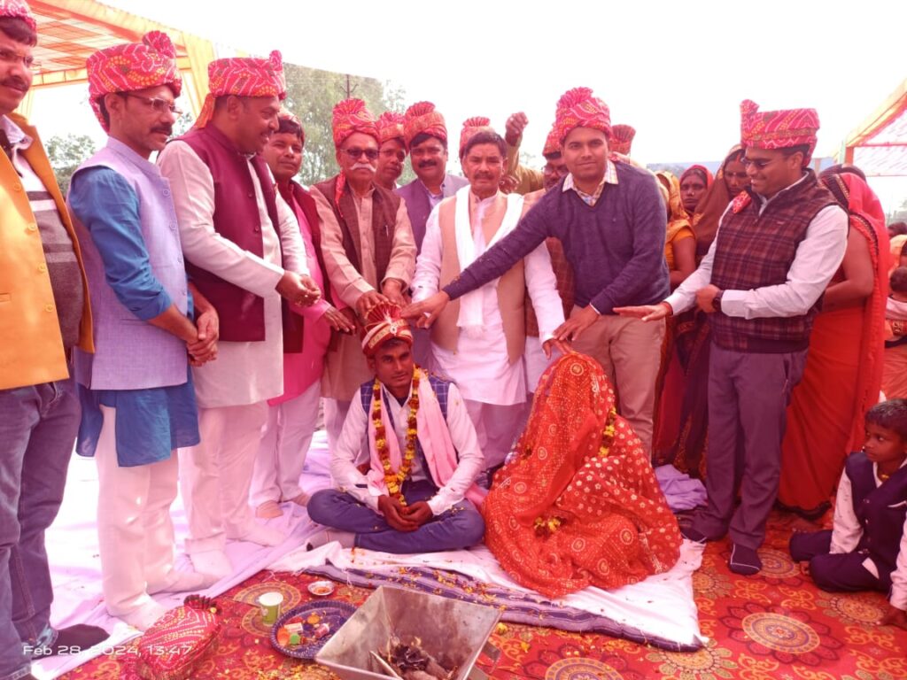 मुख्य मंत्री सामूहिक विवाह योजना के अंतर्गत 223 जोड़े हुये एक-दूजे के