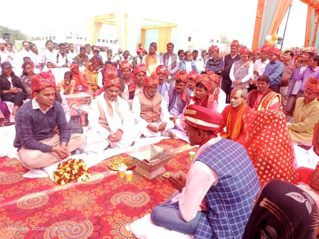 मुख्य मंत्री सामूहिक विवाह योजना के अंतर्गत 223 जोड़े हुये एक-दूजे के