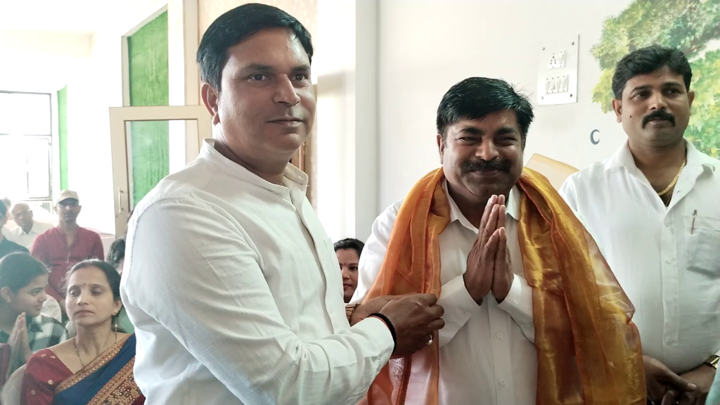 जनपद सोनभद्र में पहली बार प्रयास फाउंडेशन द्वारा रक्त वीरांगना सम्मान समारोह का आयोजन