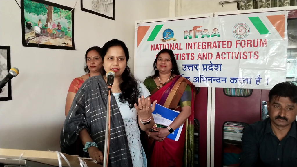 जनपद सोनभद्र में पहली बार प्रयास फाउंडेशन द्वारा रक्त वीरांगना सम्मान समारोह का आयोजन