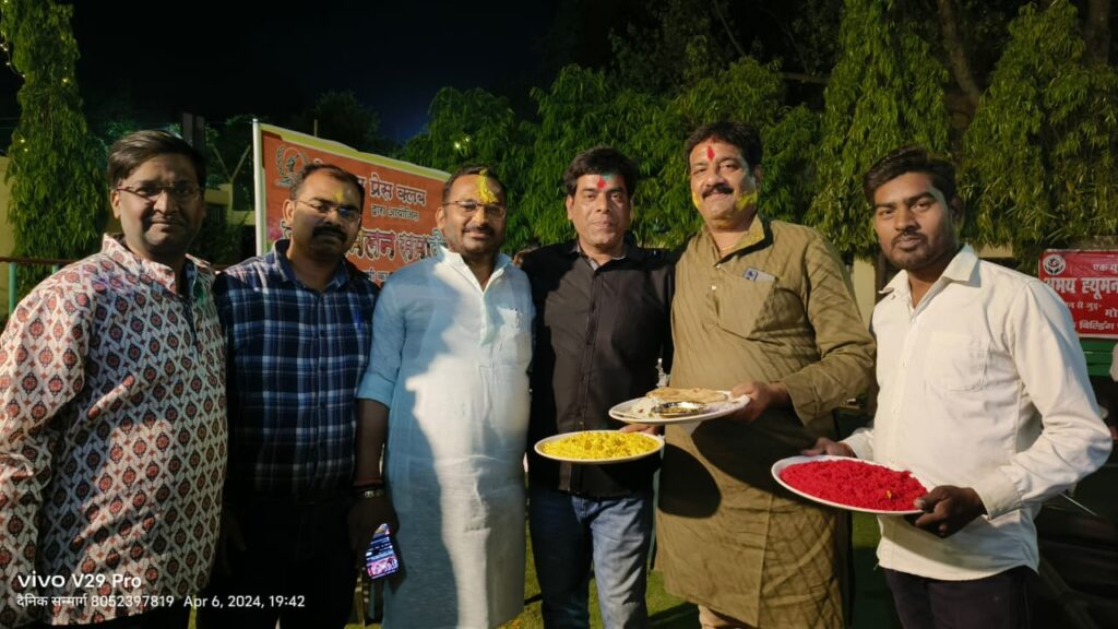 अभय ह्यूमन वेलफेयर सोसाइटी व रेणुकूट प्रेस क्लब के तत्वाधान में होली मिलन कार्यक्रम का किया गया आयोजन