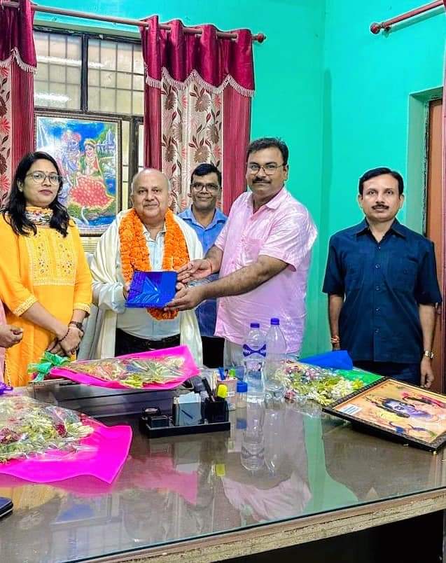 मूल संघ के शिष्टमण्डल द्वारा नवागत डीआईओएस का सम्मान