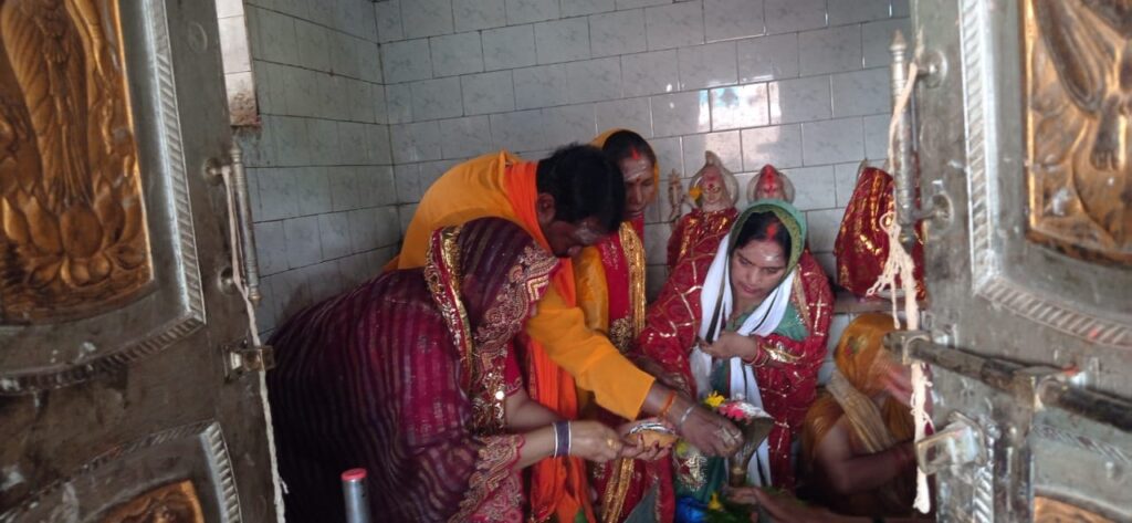 लगातार आठवें दिन किया गया रुद्राभिषेक