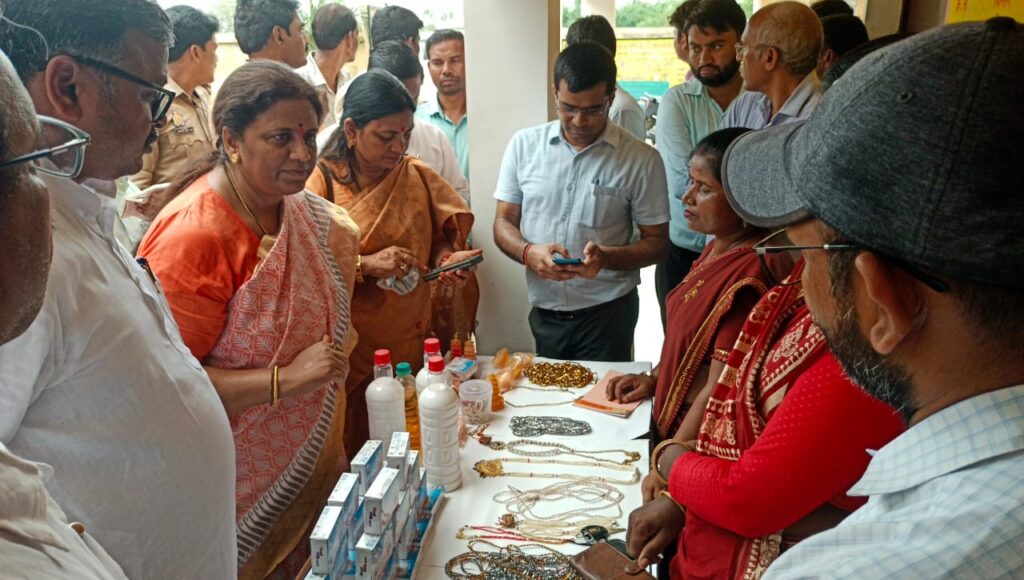 महिला एवं बाल विकास समिति द्वारा सोनभद्र में संचालित योजनाओं का निरीक्षण