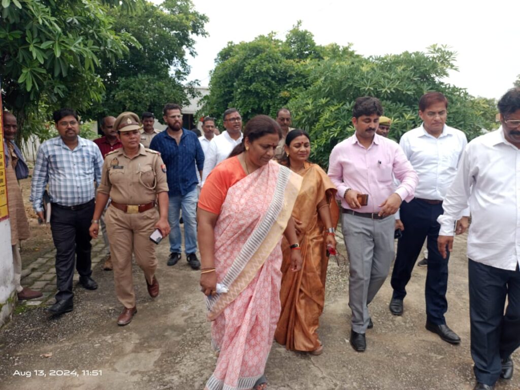 महिला एवं बाल विकास समिति द्वारा सोनभद्र में संचालित योजनाओं का निरीक्षण