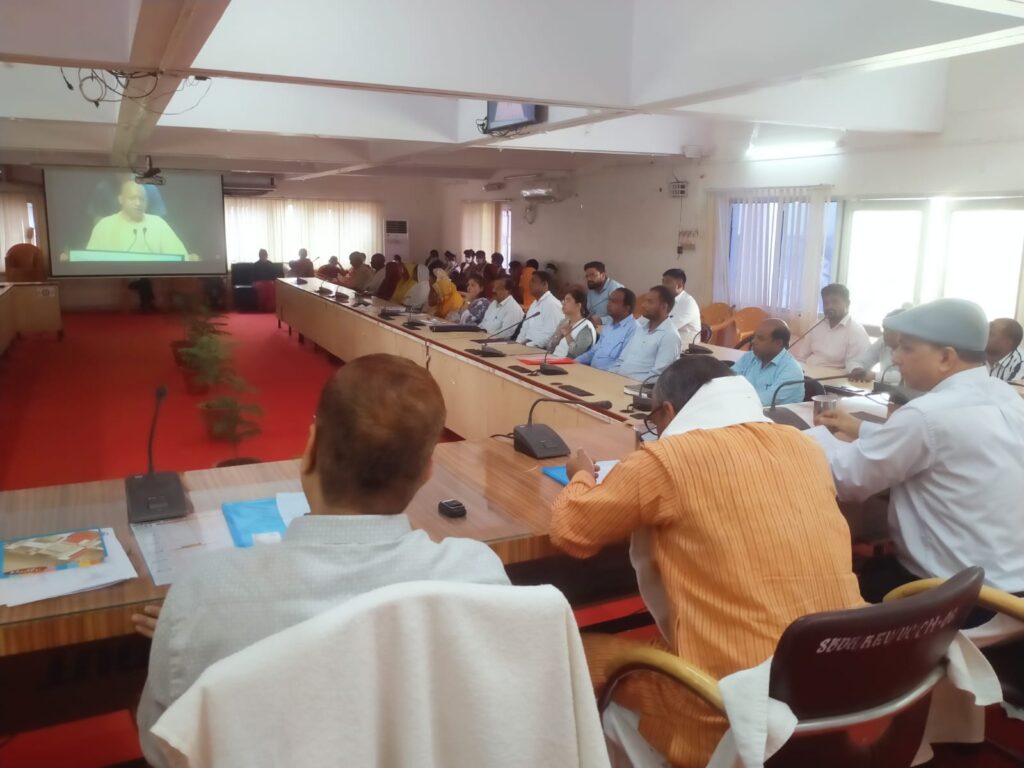 कलेक्ट्रेट सभागार में मुख्यमंत्री द्वारा 1,036 चयनित अभ्यर्थियों को नियुक्ति पत्र वितरण का सजीव प्रसारण