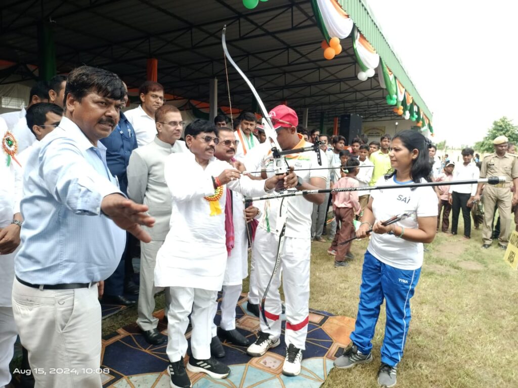जनपद में हर्षोल्लास व धूमधाम के साथ मनाया गया 78वां स्वतंत्रता दिवस