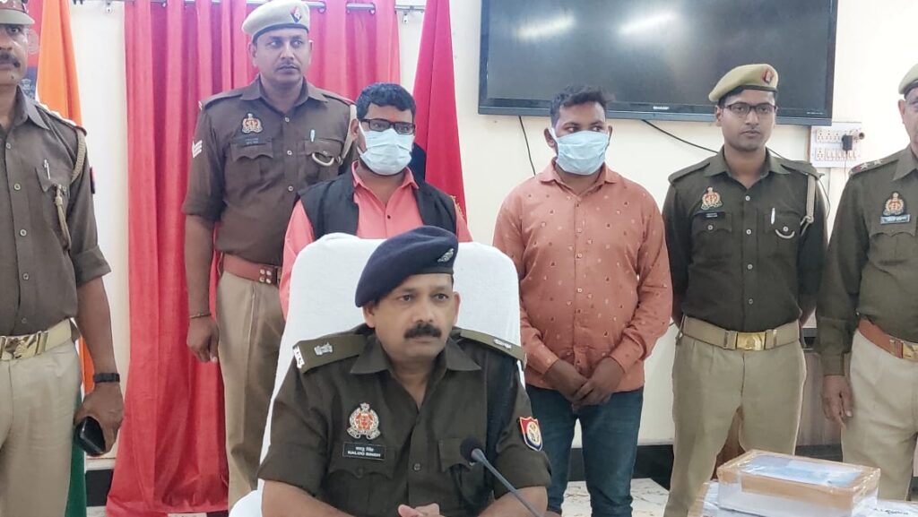 पुलिस ने किया नकली नोट छापने वाले गिरोह का पर्दाफाश! यूट्यूब से सीखा नकली नोट बनाना ? क्या था इनका पूरा प्लान ?