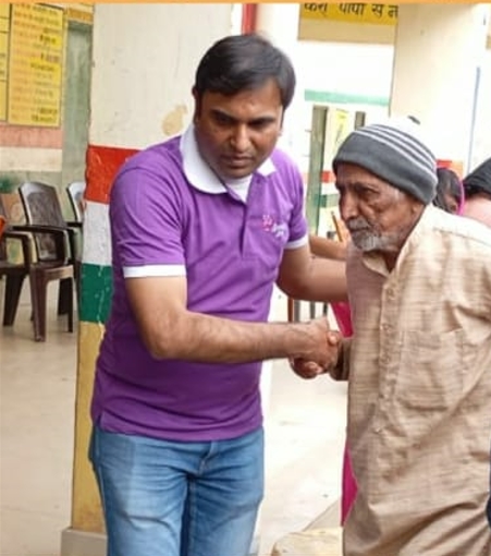 A unique effort by Sprinkling Smile organization to distribute blankets and spread smiles.